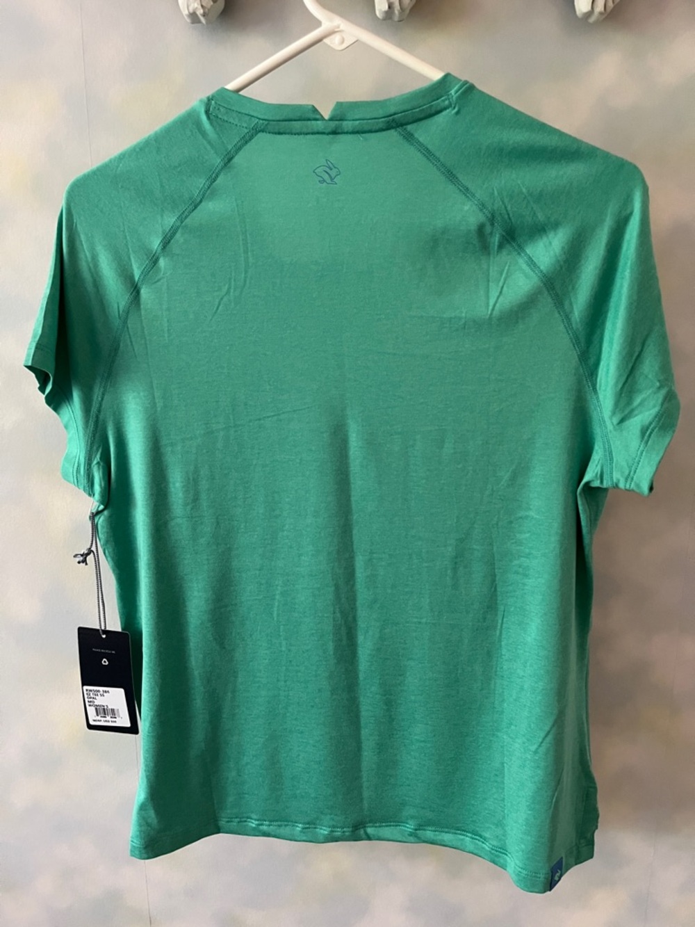 NWT Rabbit performance shirt - Picture 4 of 6